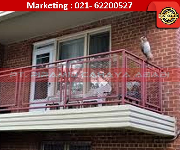 Plat Lubang untuk penutup balkon rumah